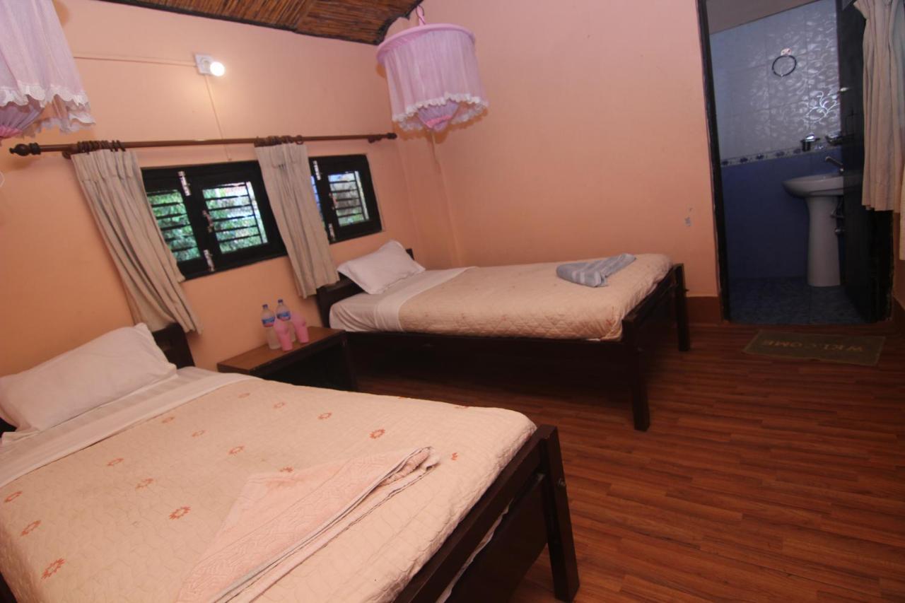 Chitwan Tiger Camp Hotel Sauraha Exterior photo