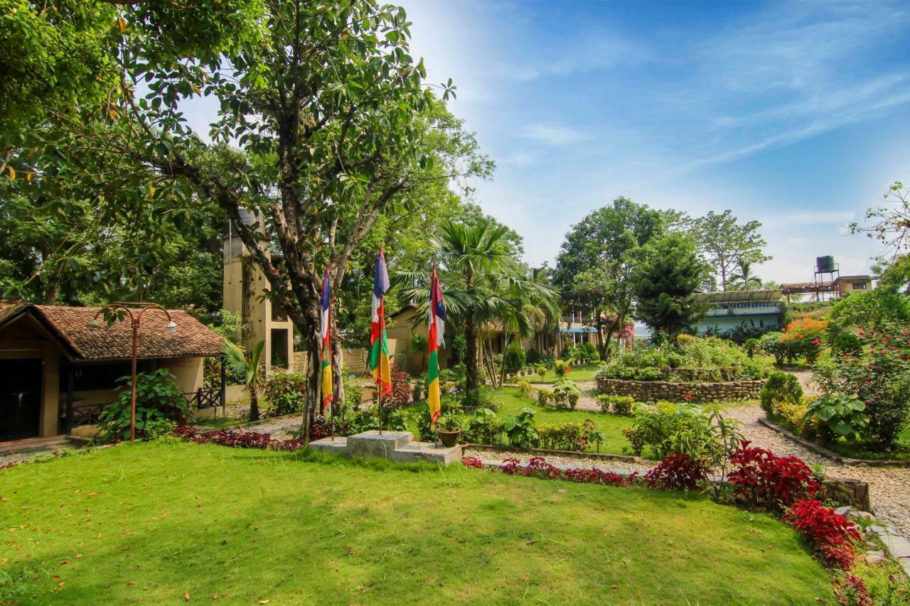 Chitwan Tiger Camp Hotel Sauraha Exterior photo