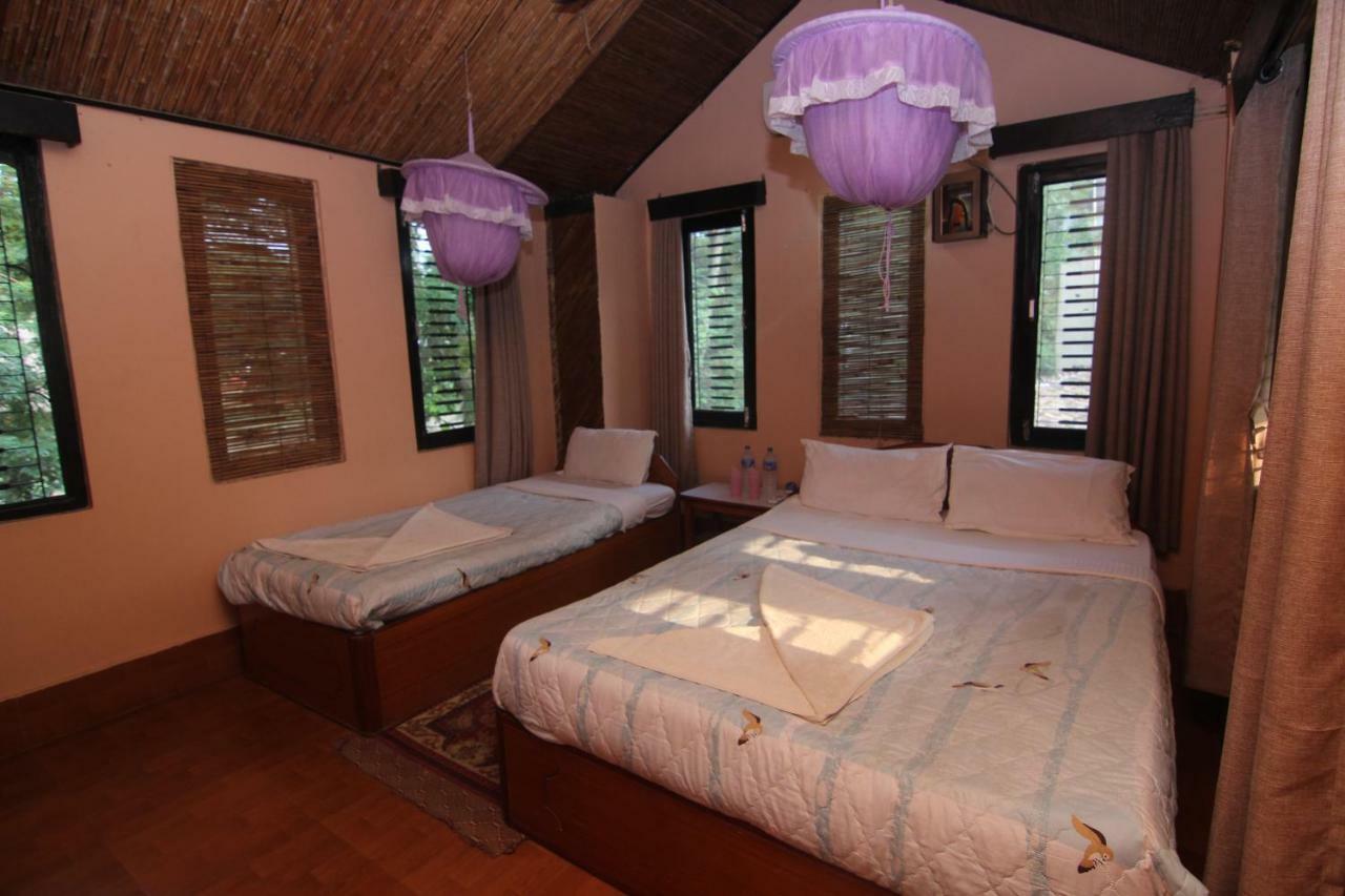 Chitwan Tiger Camp Hotel Sauraha Exterior photo